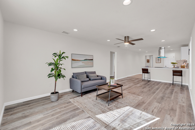 Image 8 of 21 For 629 Gevers S
