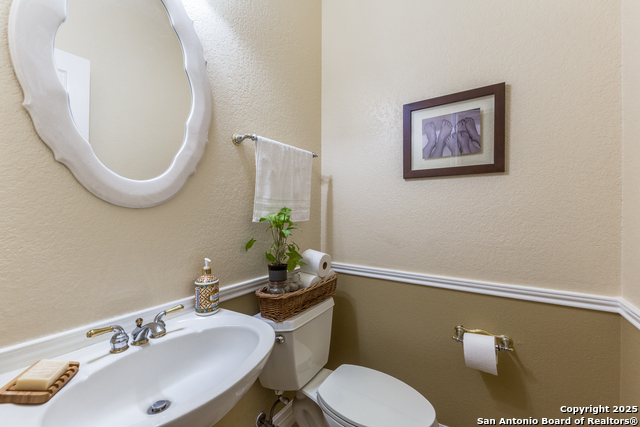 Image 16 of 43 For 9347 Llano Verde