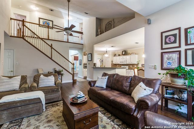 Image 21 of 43 For 9347 Llano Verde