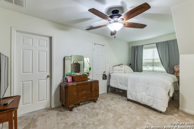 Image 29 of 43 For 9347 Llano Verde
