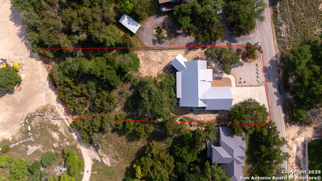 Listing photo id 12 for 1799 Lakeside Drive W