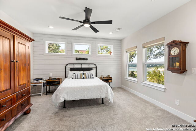 Listing photo id 24 for 1799 Lakeside Drive W