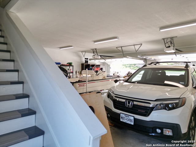 Listing photo id 35 for 1799 Lakeside Drive W