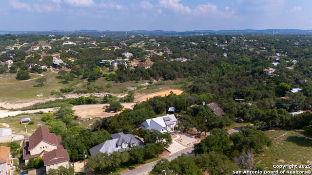 Listing photo id 39 for 1799 Lakeside Drive W