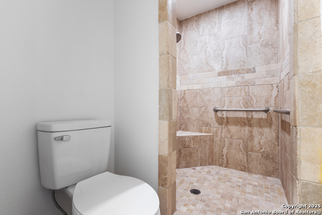 Listing photo id 10 for 510 W Vestal Pl