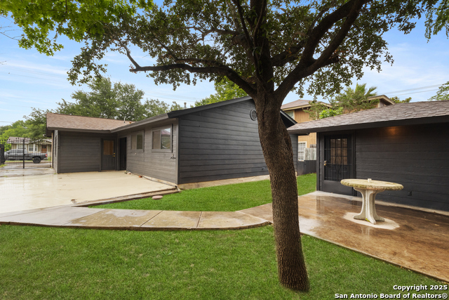 Listing photo id 17 for 510 W Vestal Pl