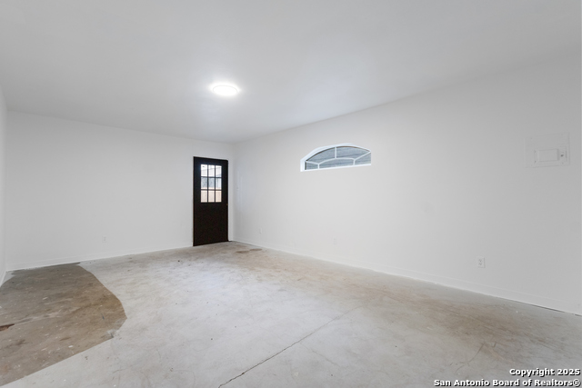 Listing photo id 19 for 510 W Vestal Pl