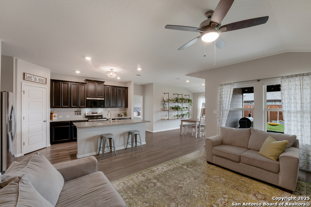 Listing photo id 10 for 3005 Muscat Way