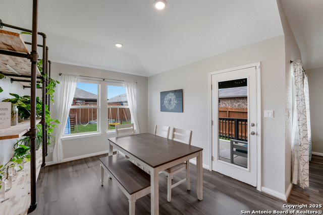 Listing photo id 12 for 3005 Muscat Way