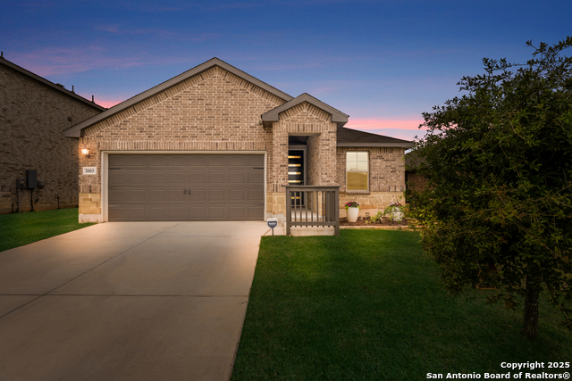 Listing photo id 0 for 3005 Muscat Way