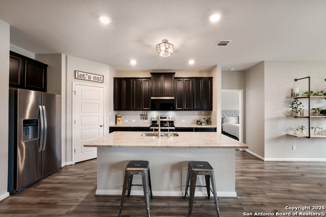 Listing photo id 5 for 3005 Muscat Way