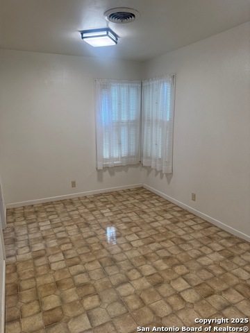 Image 12 of 20 For 836 Laurel  