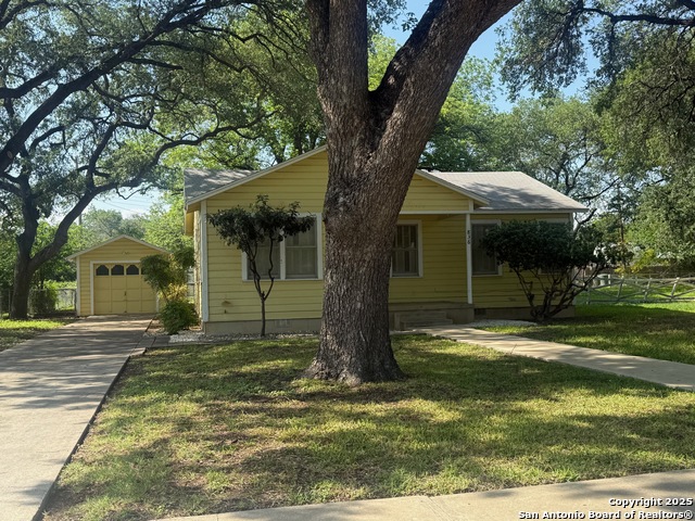 Image 3 of 20 For 836 Laurel  