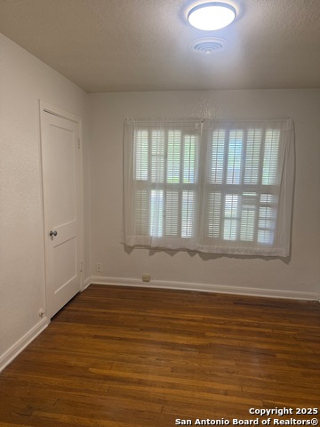 Image 5 of 20 For 836 Laurel  
