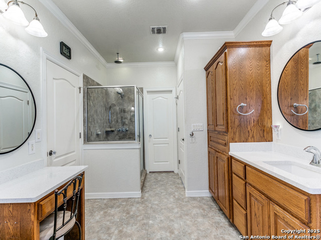 Listing photo id 21 for 6840 Loop 1604 S