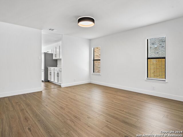 Listing photo id 9 for 11126 Cedar Park