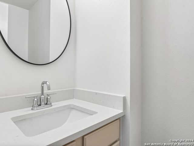 Listing photo id 16 for 11126 Cedar Park