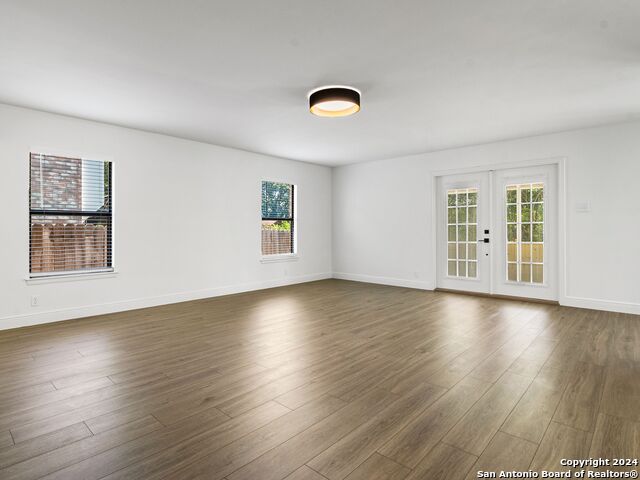 Listing photo id 17 for 11126 Cedar Park