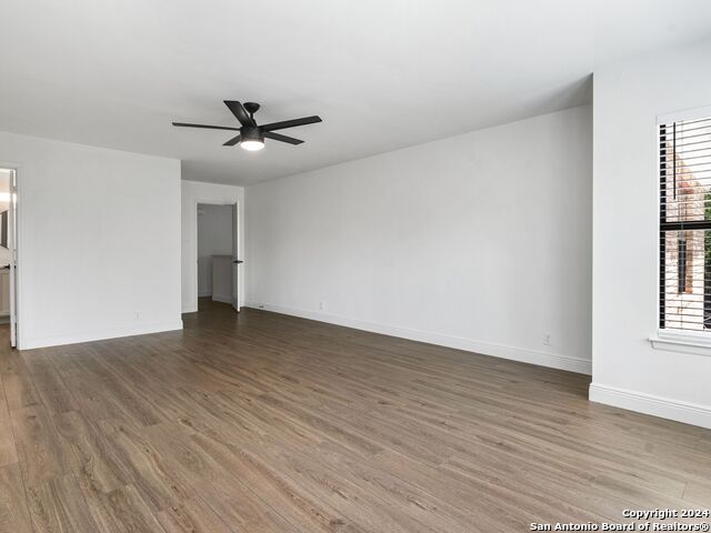 Listing photo id 22 for 11126 Cedar Park