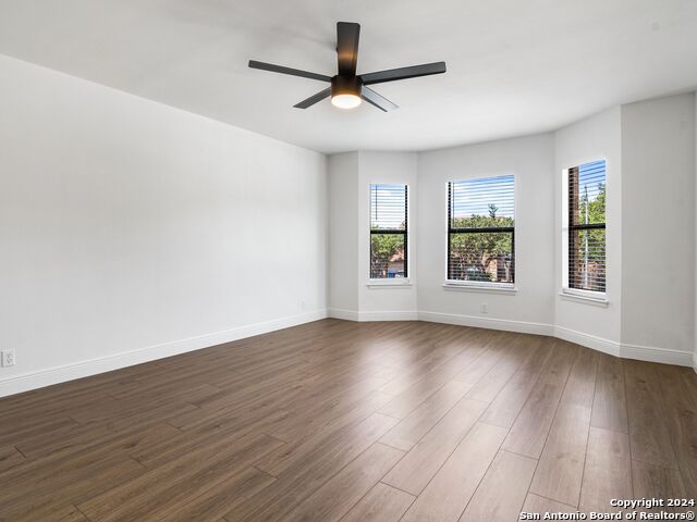 Listing photo id 26 for 11126 Cedar Park