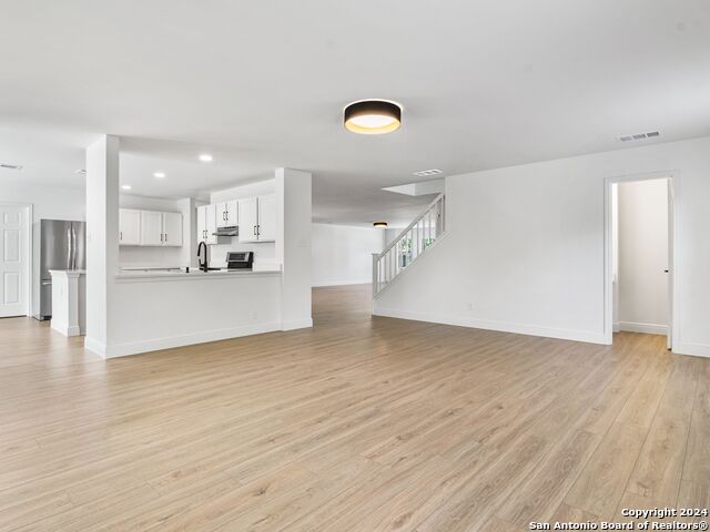 Listing photo id 1 for 11126 Cedar Park