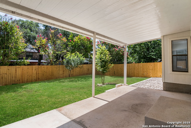 Listing photo id 31 for 11126 Cedar Park