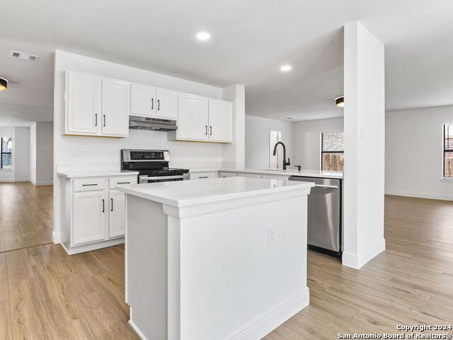 Listing photo id 2 for 11126 Cedar Park