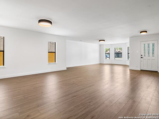 Listing photo id 7 for 11126 Cedar Park