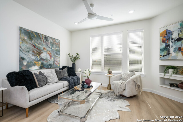 Image 17 of 36 For 719 Locust St E 2106