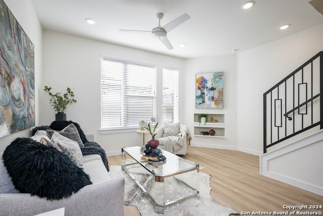 Image 18 of 36 For 719 Locust St E 2106