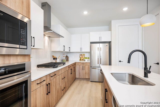 Image 3 of 36 For 719 Locust St E 2106