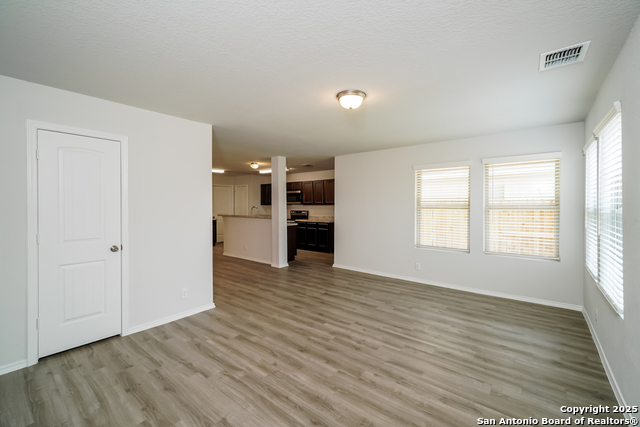 Image 6 of 14 For 10367 Clearwater Way