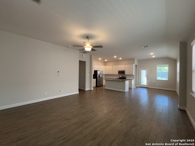Listing photo id 9 for 12106 Casparis
