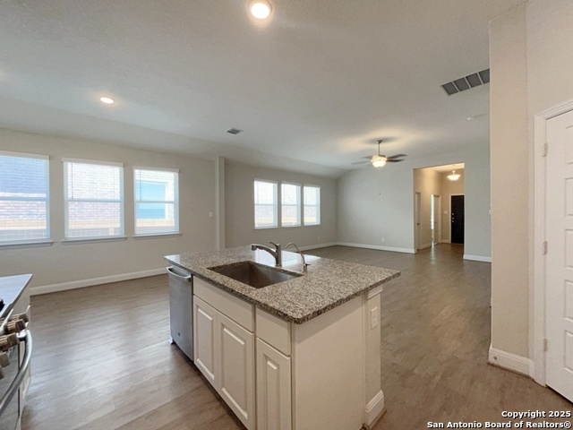 Listing photo id 15 for 12106 Casparis