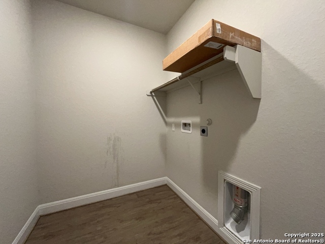 Listing photo id 29 for 12106 Casparis