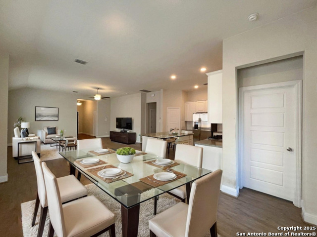 Listing photo id 2 for 12106 Casparis