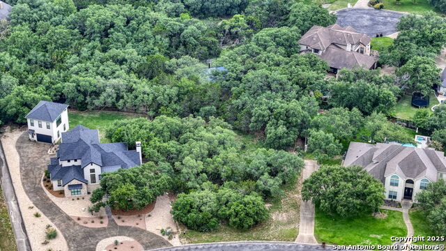 Image 12 of 26 For 8040 Colonial Woods