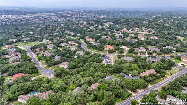 Image 14 of 26 For 8040 Colonial Woods