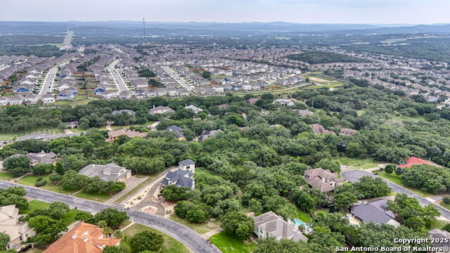 Image 17 of 26 For 8040 Colonial Woods