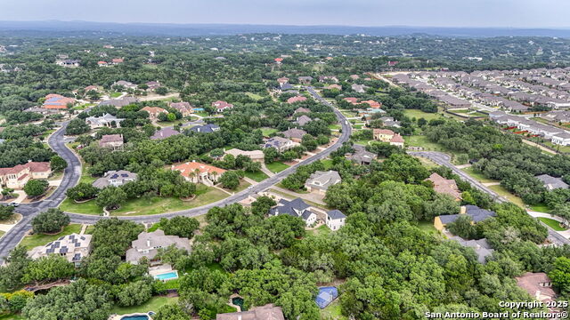 Image 18 of 26 For 8040 Colonial Woods