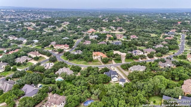 Image 19 of 26 For 8040 Colonial Woods