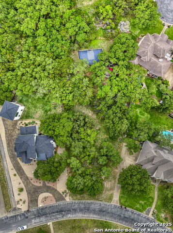 Image 2 of 26 For 8040 Colonial Woods