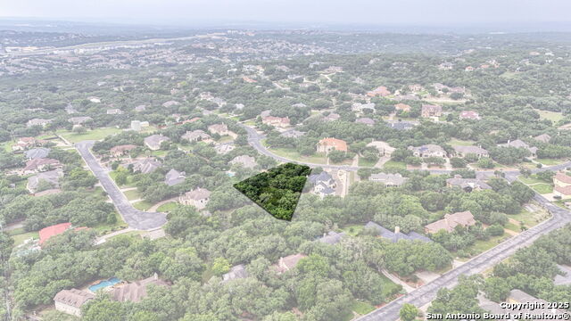 Image 23 of 26 For 8040 Colonial Woods