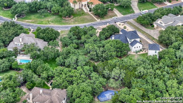 Image 9 of 26 For 8040 Colonial Woods