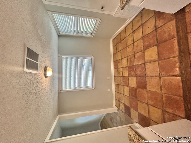 Image 4 of 16 For 8573 Echo Creek