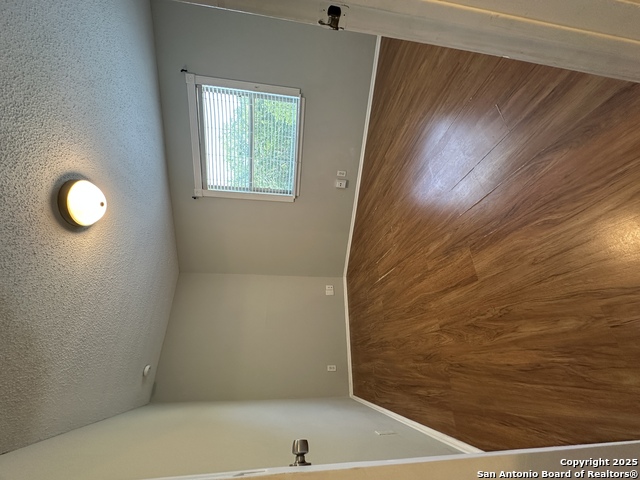 Image 7 of 16 For 8573 Echo Creek