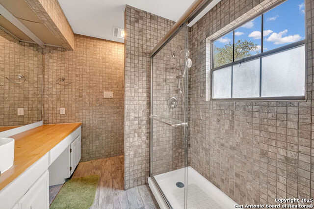Image 14 of 23 For 17228 Old Lyme St  1801