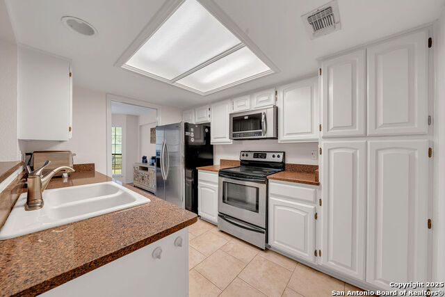 Image 9 of 23 For 17228 Old Lyme St  1801
