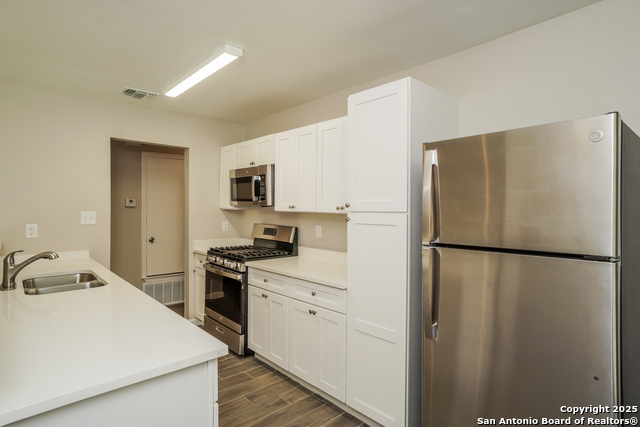 Image 11 of 26 For 7814 Oak Forest