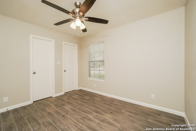 Image 13 of 26 For 7814 Oak Forest